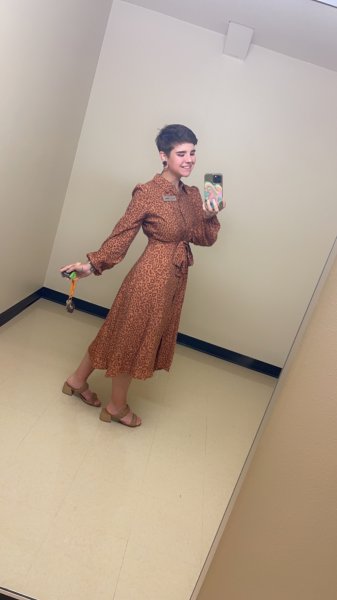 Banker lady clothes !