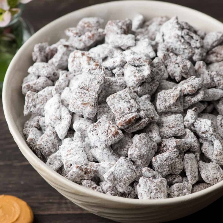 best-puppy-chow-recipe-mudddy-buddies-8.jpg